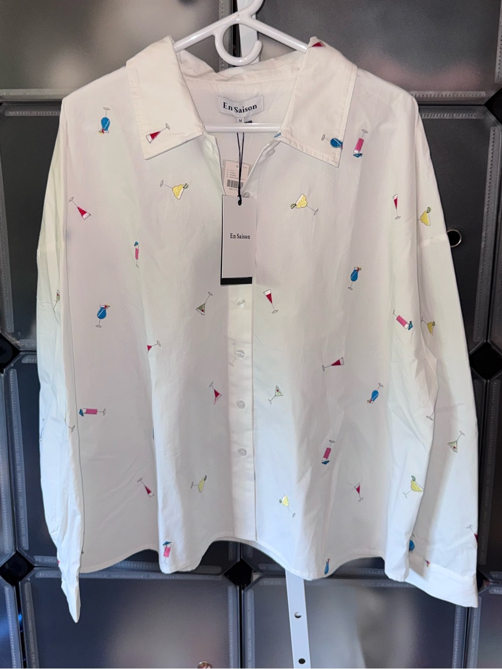 En Saison Nellie Buttondown Shirt from Anthropologie Cocktail Print Size M NWT - Picture 4 of 16